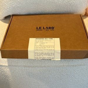 Le Labo perfume discovery set. Includes 17 different fragrances.